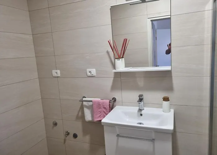Apartman Narcisa N2 *
