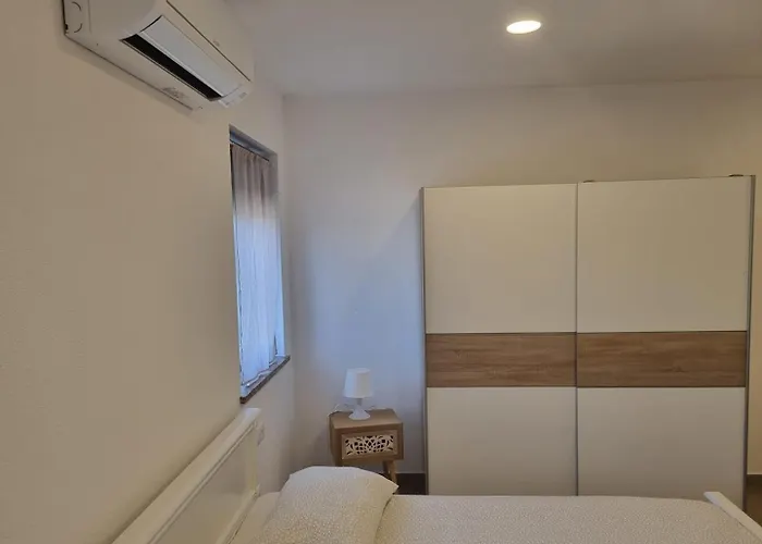 Apartman Narcisa N2 *